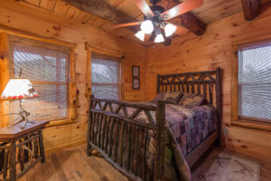 Bedroom 1 1 Clear Sky Ridge Cabin Rentals Near Wolf Pen Gap In Mena Arkansas