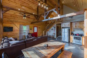 Dining And Kitchen 1 Hideaway At Clear Sky Ridge Cabin Rentals Near Wolf Pen Gap In Mena Arkansas