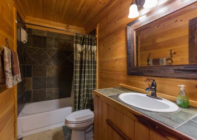 Downstairs Bathroom 2 Clear Sky Ridge Cabin Rentals Near Wolf Pen Gap In Mena Arkansas 1