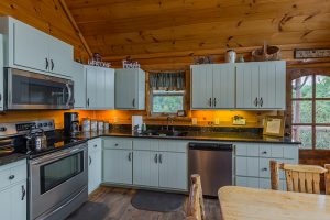 Kitchen 2 Clear Sky Ridge Cabin Rentals Near Wolf Pen Gap In Mena Arkansas