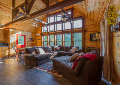 Living Area 1 Hideaway At Clear Sky Ridge Cabin Rentals Near Wolf Pen Gap In Mena Arkansas