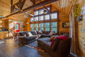 Living Area 1 Hideaway At Clear Sky Ridge Cabin Rentals Near Wolf Pen Gap In Mena Arkansas