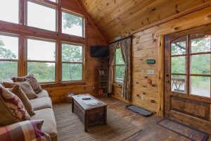 Living Room Area 1 Clear Sky Ridge Cabin Rentals Near Wolf Pen Gap In Mena Arkansas