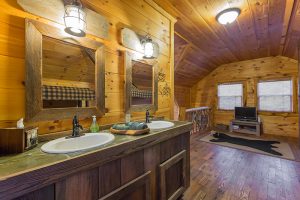 Loft Vanity 2 Clear Sky Ridge Cabin Rentals Near Wolf Pen Gap In Mena Arkansas