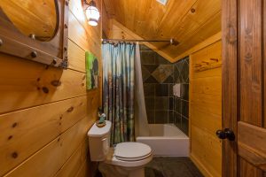 Upstairs Bathroom Clear Sky Ridge Cabin Rentals Near Wolf Pen Gap In Mena Arkansas 1
